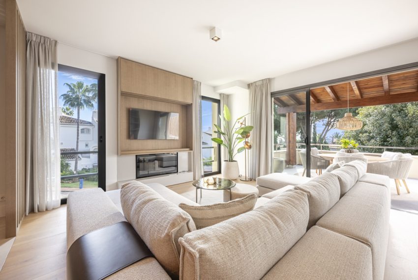 R5410705-Apartment-For-Sale-The-Golden-Mile-Middle-Floor-Apartment-3-Beds-210-Built-10