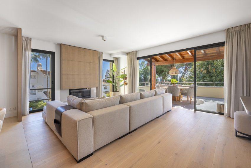 R5410705-Apartment-For-Sale-The-Golden-Mile-Middle-Floor-Apartment-3-Beds-210-Built-11