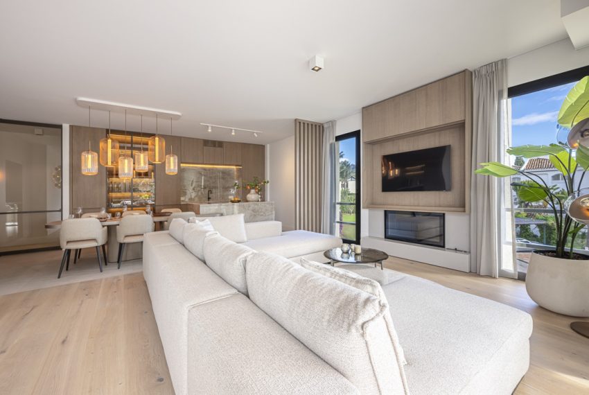 R5410705-Apartment-For-Sale-The-Golden-Mile-Middle-Floor-Apartment-3-Beds-210-Built-12