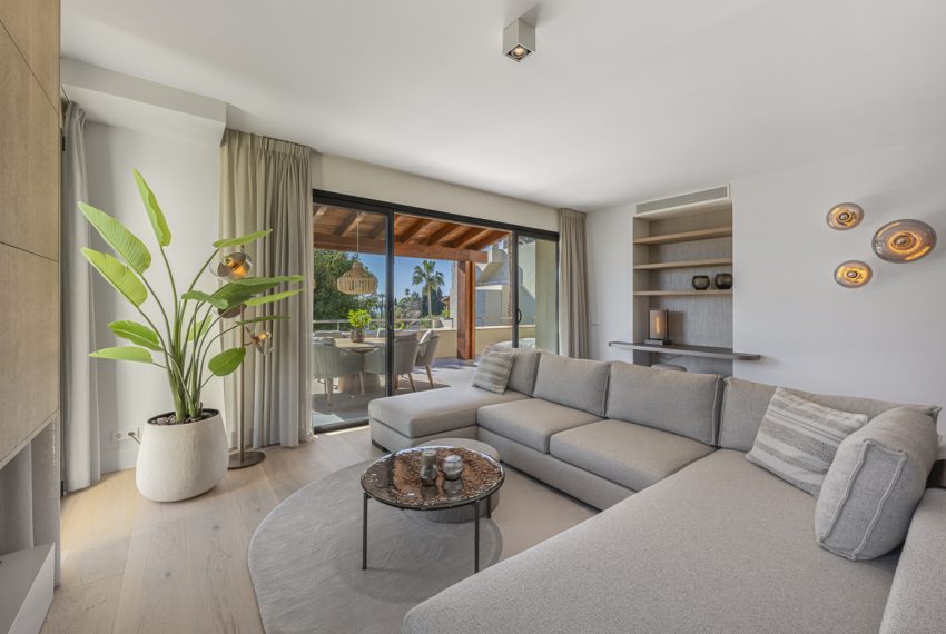 R5410705-Apartment-For-Sale-The-Golden-Mile-Middle-Floor-Apartment-3-Beds-210-Built-13
