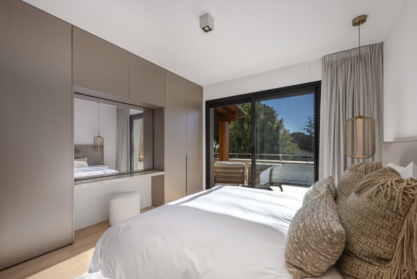 R5410705-Apartment-For-Sale-The-Golden-Mile-Middle-Floor-Apartment-3-Beds-210-Built-18