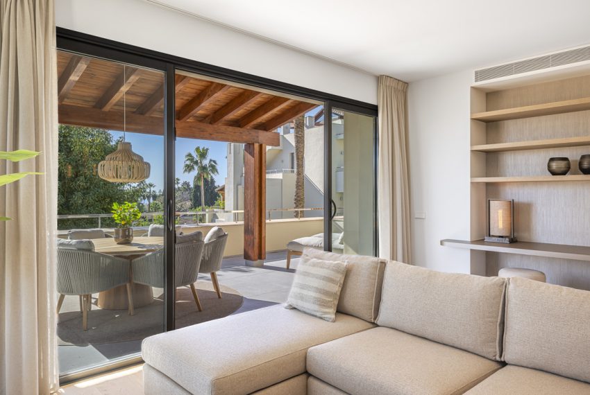 R5410705-Apartment-For-Sale-The-Golden-Mile-Middle-Floor-Apartment-3-Beds-210-Built-9