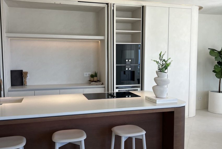 R5411701-Apartment-For-Sale-The-Golden-Mile-Penthouse-3-Beds-223-Built-1