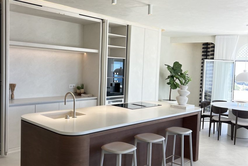 R5411701-Apartment-For-Sale-The-Golden-Mile-Penthouse-3-Beds-223-Built