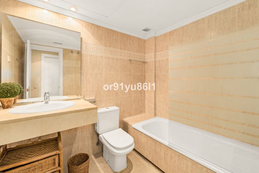 R5411851-Apartment-For-Sale-The-Golden-Mile-Ground-Floor-Apartment-2-Beds-120-Built-10