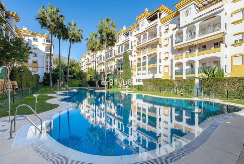 R5411851-Apartment-For-Sale-The-Golden-Mile-Ground-Floor-Apartment-2-Beds-120-Built-12