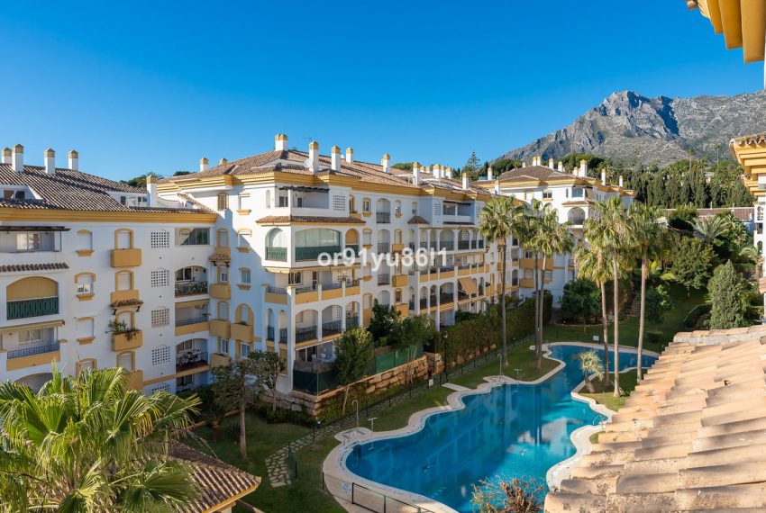 R5411851-Apartment-For-Sale-The-Golden-Mile-Ground-Floor-Apartment-2-Beds-120-Built-13