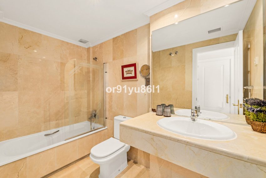 R5411851-Apartment-For-Sale-The-Golden-Mile-Ground-Floor-Apartment-2-Beds-120-Built-8