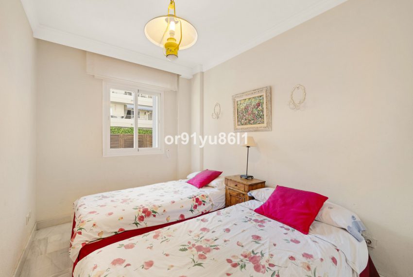 R5411851-Apartment-For-Sale-The-Golden-Mile-Ground-Floor-Apartment-2-Beds-120-Built-9