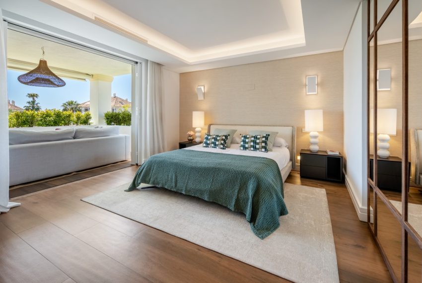 R5411893-Apartment-For-Sale-The-Golden-Mile-Middle-Floor-Apartment-3-Beds-168-Built-11