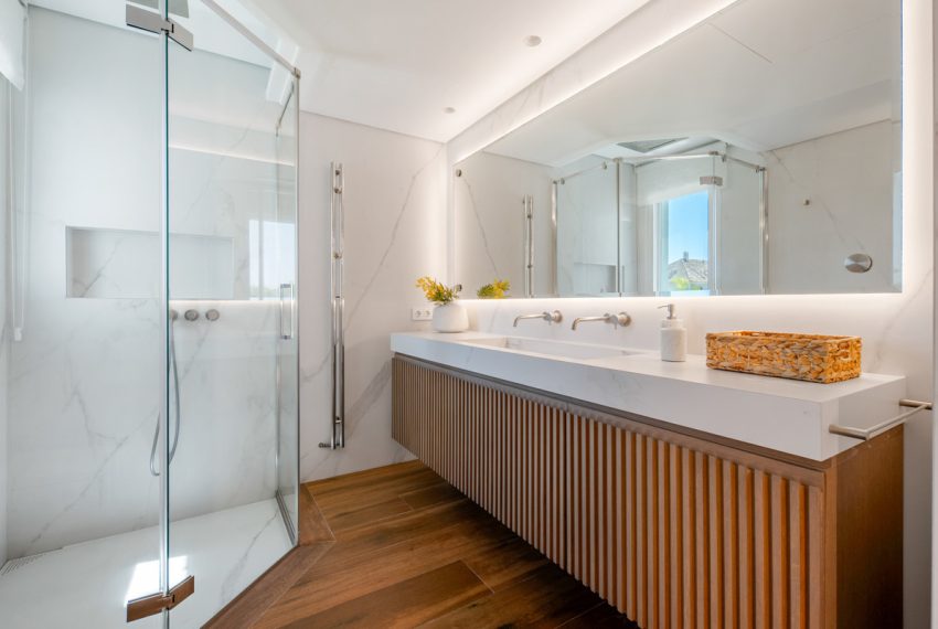R5411893-Apartment-For-Sale-The-Golden-Mile-Middle-Floor-Apartment-3-Beds-168-Built-14