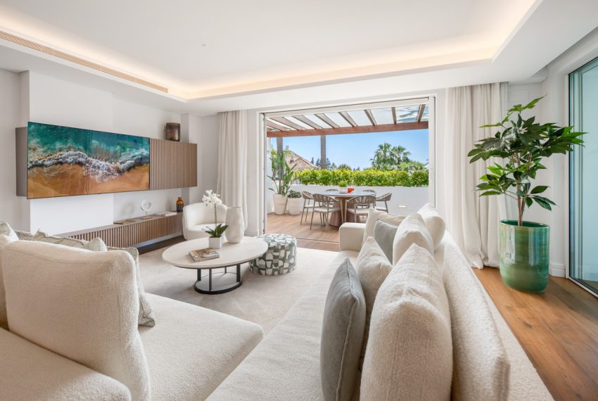 R5411893-Apartment-For-Sale-The-Golden-Mile-Middle-Floor-Apartment-3-Beds-168-Built-3
