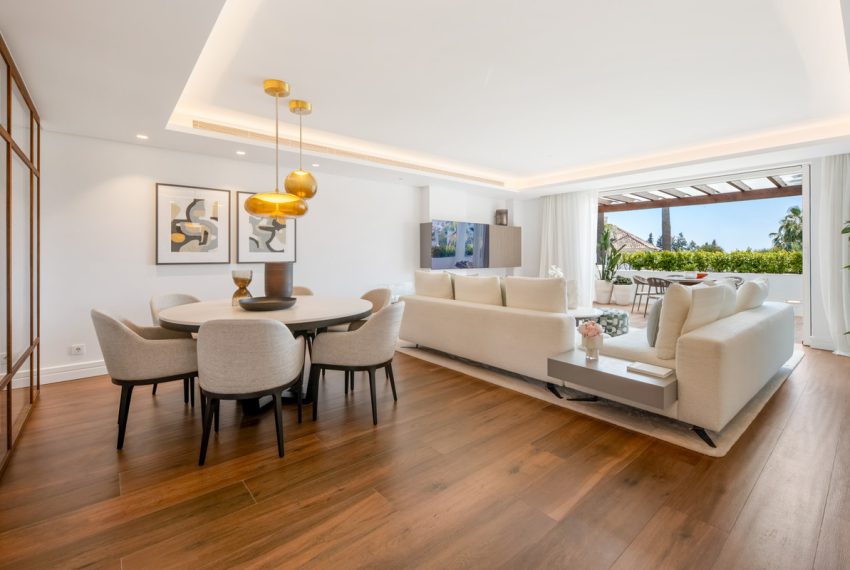 R5411893-Apartment-For-Sale-The-Golden-Mile-Middle-Floor-Apartment-3-Beds-168-Built-8