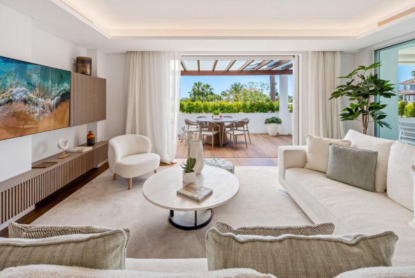 R5411893-Apartment-For-Sale-The-Golden-Mile-Middle-Floor-Apartment-3-Beds-168-Built