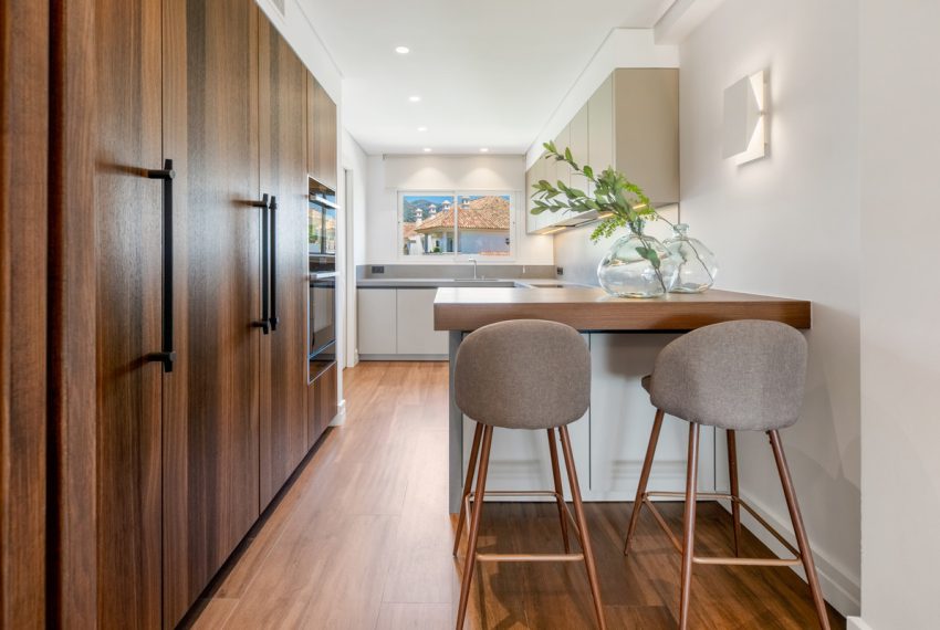 R5411893-Apartment-For-Sale-The-Golden-Mile-Middle-Floor-Apartment-3-Beds-168-Built-9
