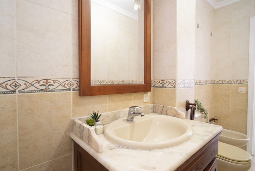 R5412400-Apartment-For-Sale-Marbella-Top-Floor-Apartment-2-Beds-70-Built-15
