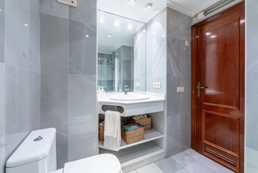 R5412493-Apartment-For-Sale-Marbella-Top-Floor-Apartment-1-Beds-52-Built-14