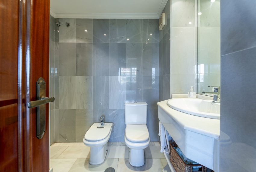 R5412493-Apartment-For-Sale-Marbella-Top-Floor-Apartment-1-Beds-52-Built-16