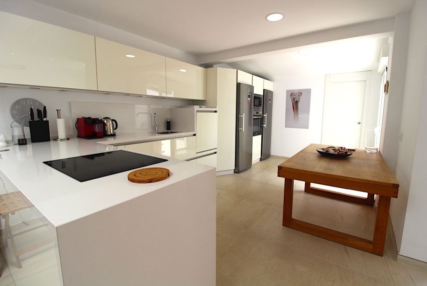 R5413072-House-For-Sale-Aloha-Semi-Detached-House-4-Beds-191-Built-4