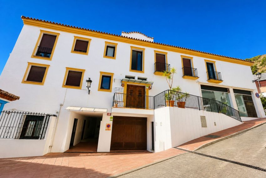 R5413204-Apartment-For-Sale-Benahavis-Top-Floor-Apartment-2-Beds-54-Built