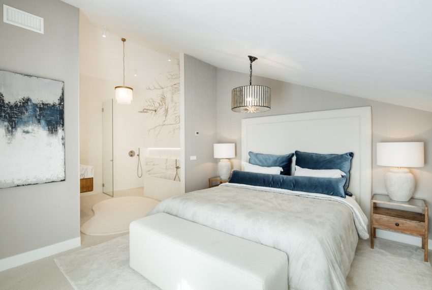 R5413540-Apartment-For-Sale-The-Golden-Mile-Penthouse-Duplex-5-Beds-231-Built-1