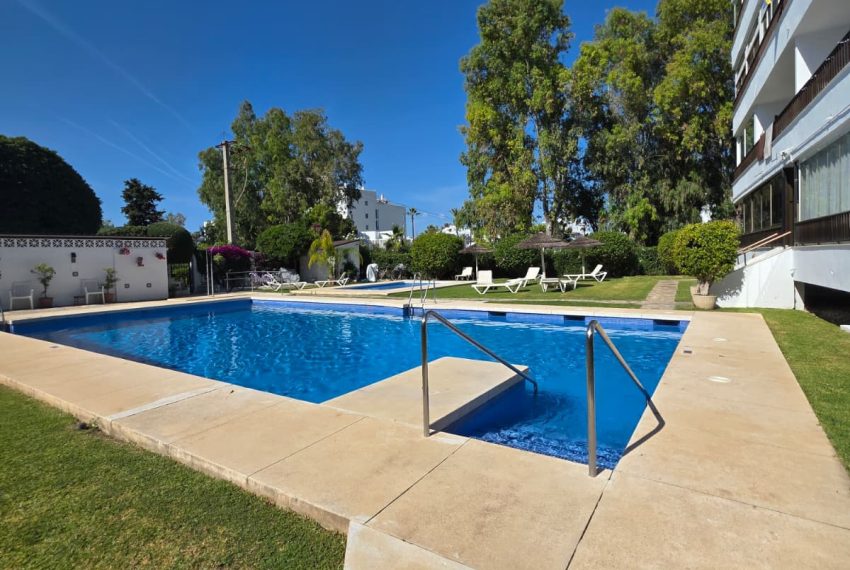 R5413609-Apartment-For-Sale-The-Golden-Mile-Middle-Floor-Apartment-2-Beds-74-Built-1