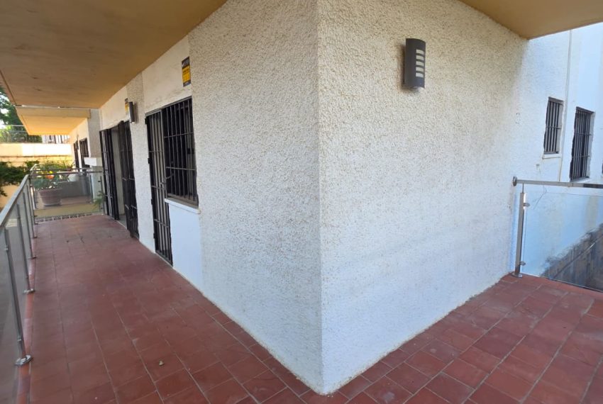 R5413609-Apartment-For-Sale-The-Golden-Mile-Middle-Floor-Apartment-2-Beds-74-Built-19