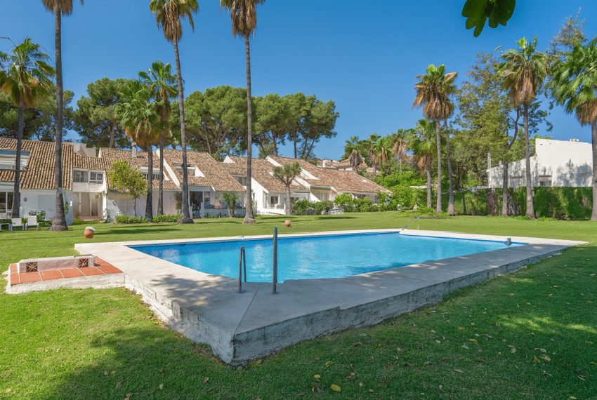 R5417230-Apartment-For-Sale-Nueva-Andalucia-Penthouse-3-Beds-106-Built-1
