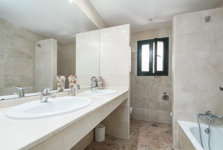 R5418178-Apartment-For-Sale-San-Pedro-de-Alcantara-Middle-Floor-Apartment-3-Beds-180-Built-17