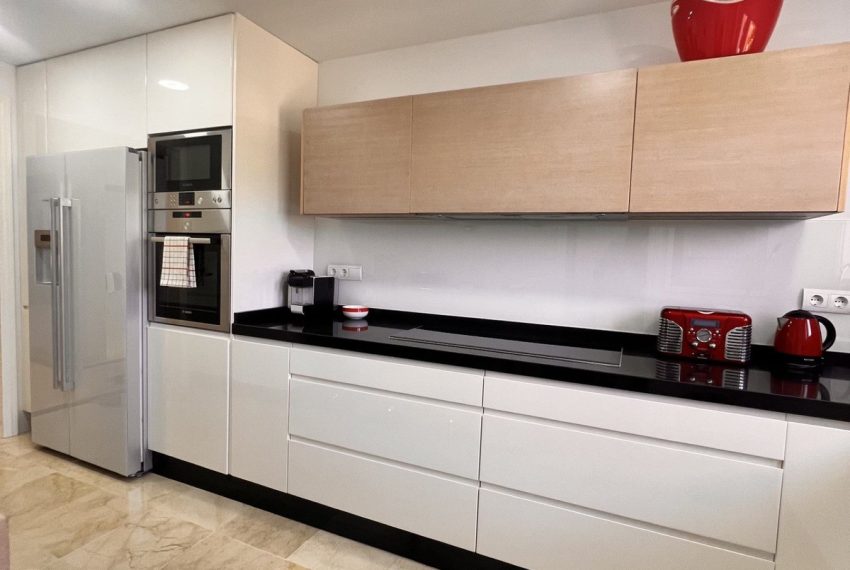 R5419360-Apartment-For-Sale-The-Golden-Mile-Middle-Floor-Apartment-3-Beds-169-Built-14