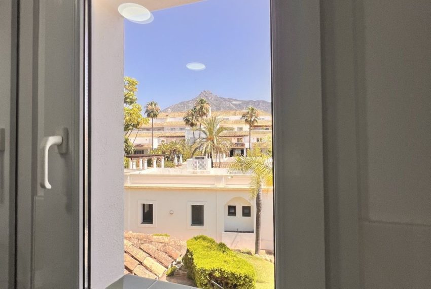 R5419360-Apartment-For-Sale-The-Golden-Mile-Middle-Floor-Apartment-3-Beds-169-Built-17