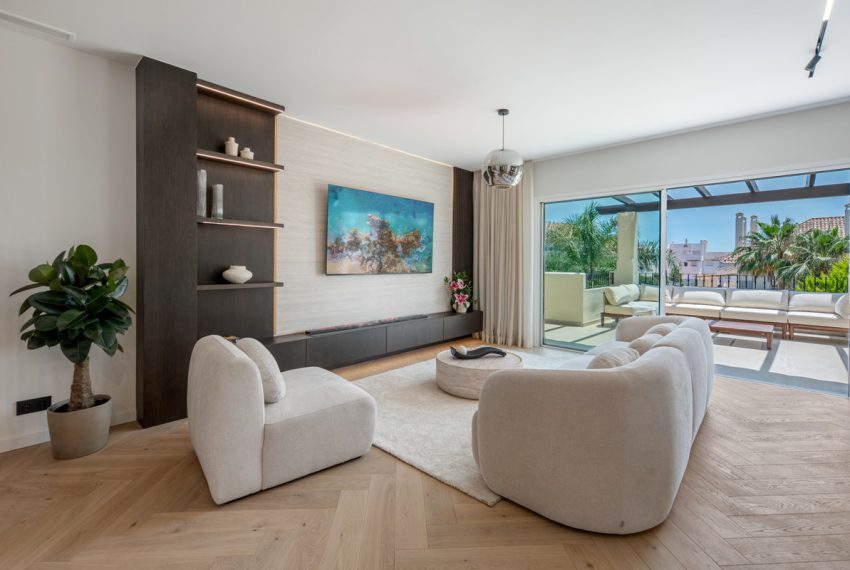R5419552-Apartment-For-Sale-Nueva-Andalucia-Penthouse-Duplex-3-Beds-129-Built