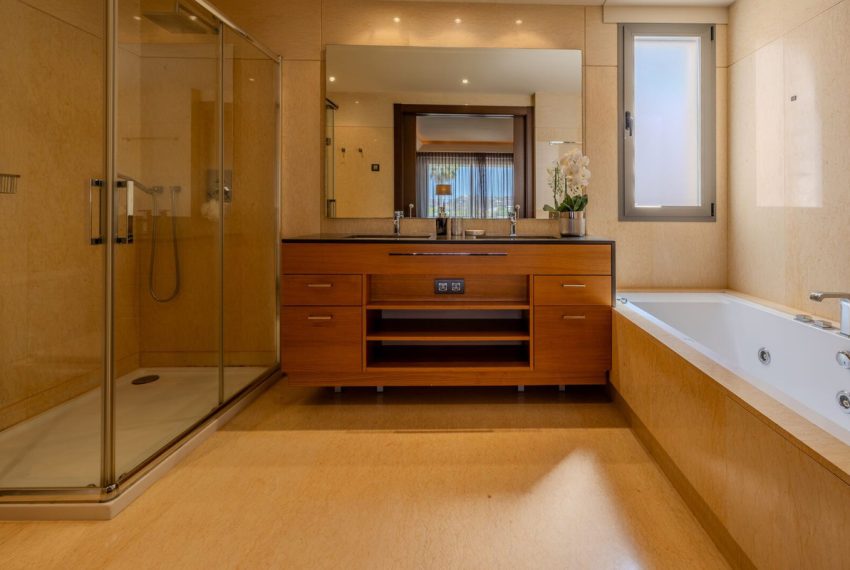 R5419816-Apartment-For-Sale-Benahavis-Ground-Floor-Apartment-3-Beds-125-Built-19