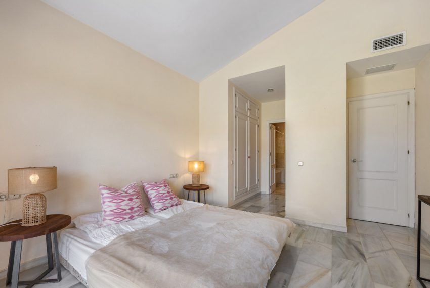 R5420404-Apartment-For-Sale-Nueva-Andalucia-Penthouse-Duplex-3-Beds-175-Built-11