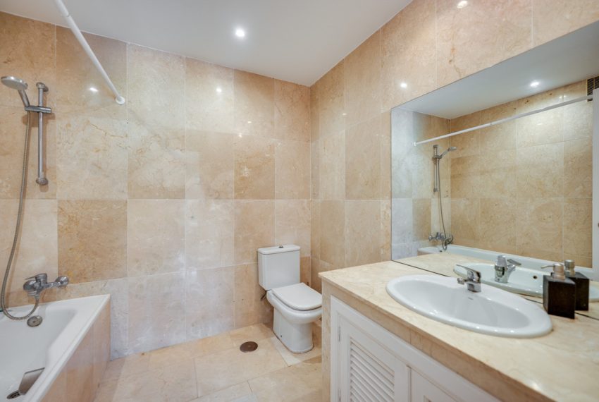 R5420404-Apartment-For-Sale-Nueva-Andalucia-Penthouse-Duplex-3-Beds-175-Built-12