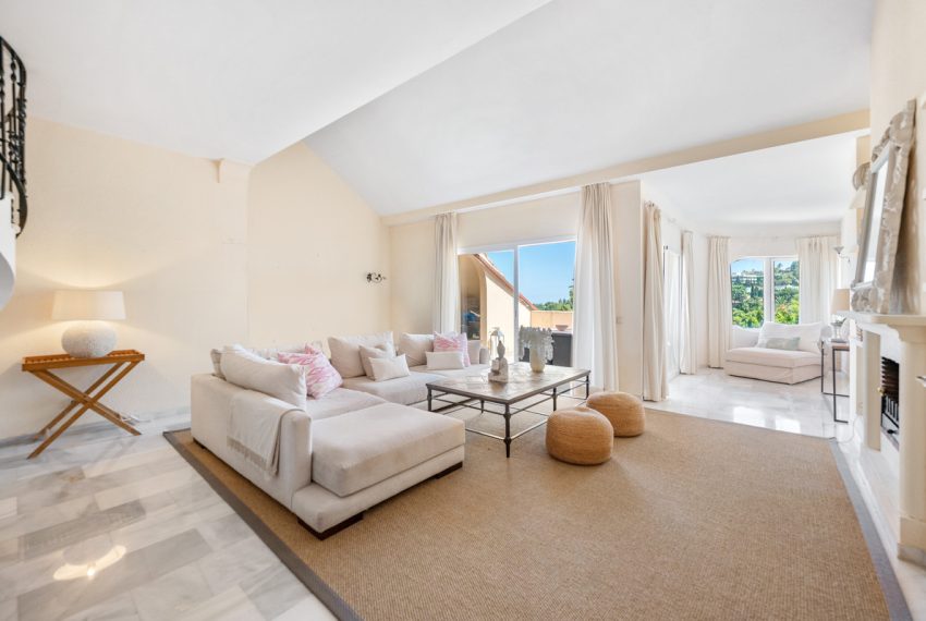R5420404-Apartment-For-Sale-Nueva-Andalucia-Penthouse-Duplex-3-Beds-175-Built-19