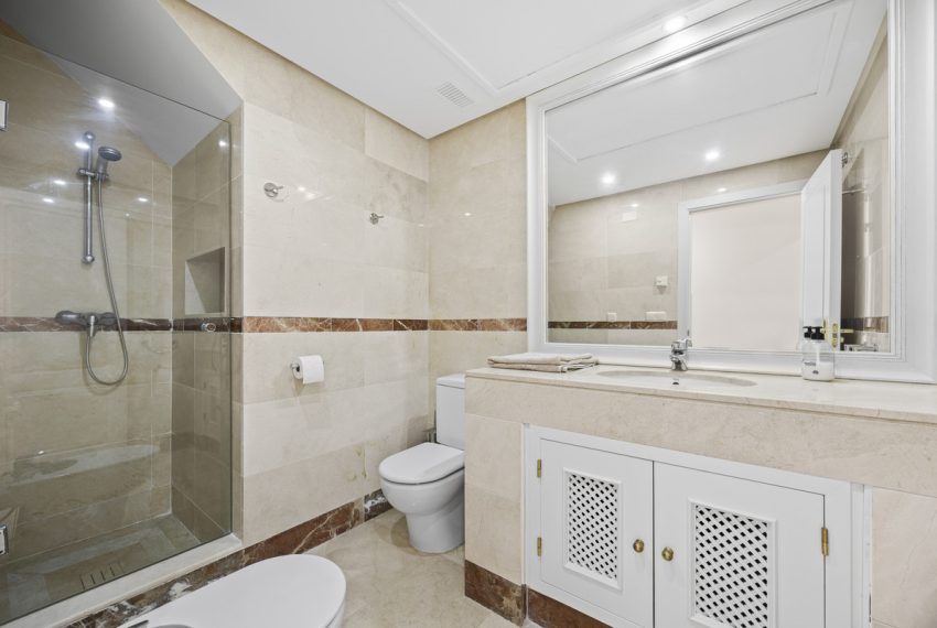 R5421379-Apartment-For-Sale-San-Pedro-de-Alcantara-Penthouse-Duplex-3-Beds-238-Built-19