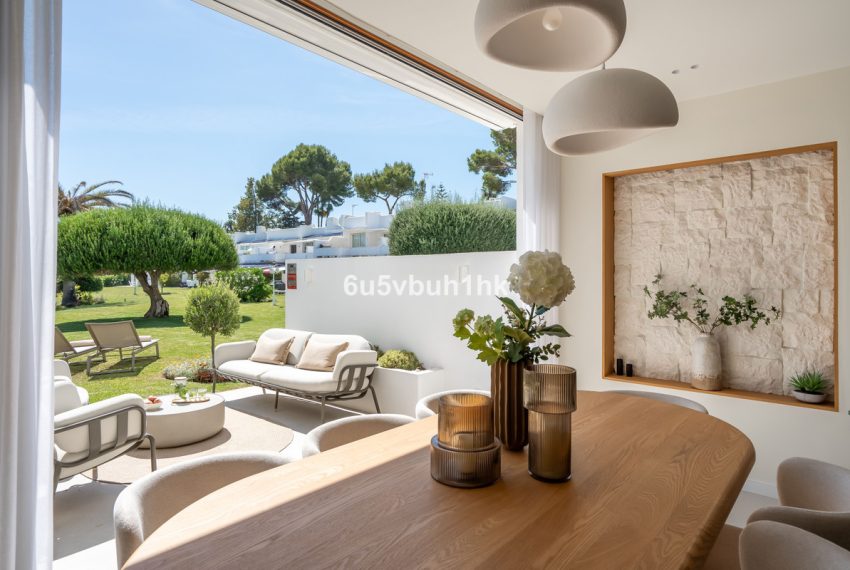 R5421829-House-For-Sale-Nueva-Andalucia-Townhouse-4-Beds-170-Built