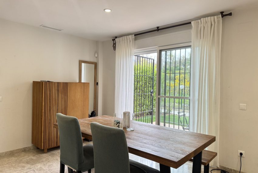 R5422447-Apartment-For-Sale-Nueva-Andalucia-Ground-Floor-Apartment-2-Beds-95-Built-3