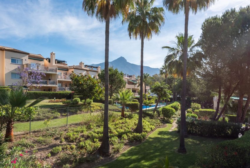 R5423530-Apartment-For-Sale-Nueva-Andalucia-Penthouse-3-Beds-120-Built