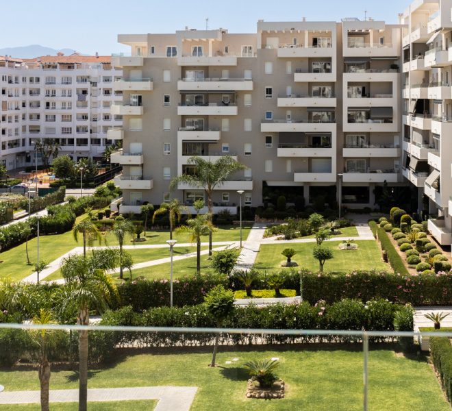 R5424433-Image 1-Middle Floor Apartment - 3 Beds - 114 Built