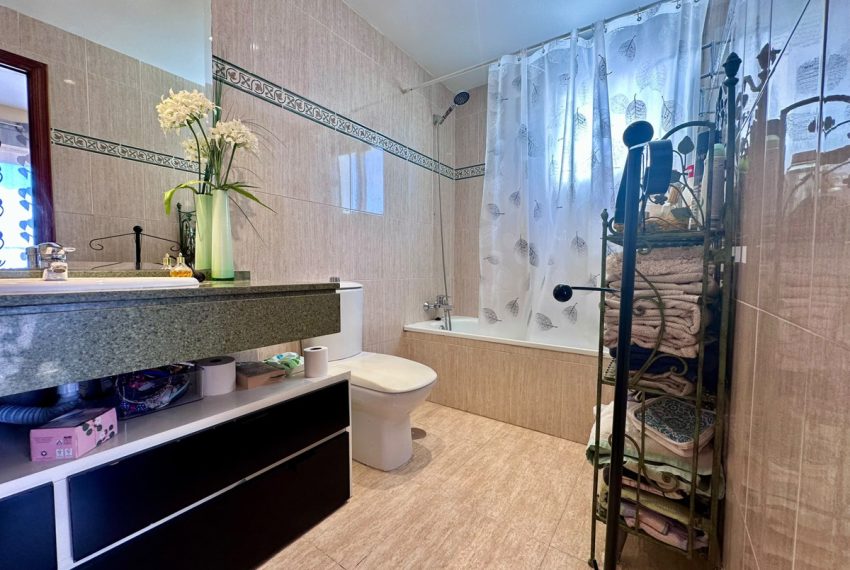 R5424481-Apartment-For-Sale-San-Pedro-de-Alcantara-Penthouse-3-Beds-230-Built-18