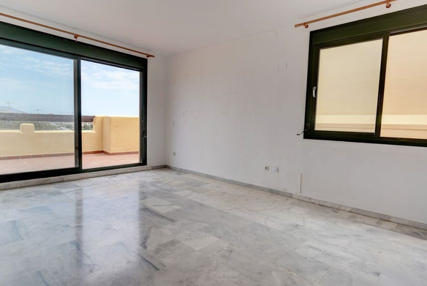 R5425105-Apartment-For-Sale-Miraflores-Penthouse-2-Beds-94-Built-8