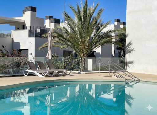 R5425834-Image 1-Ground Floor Apartment - 3 Beds - 117 Built