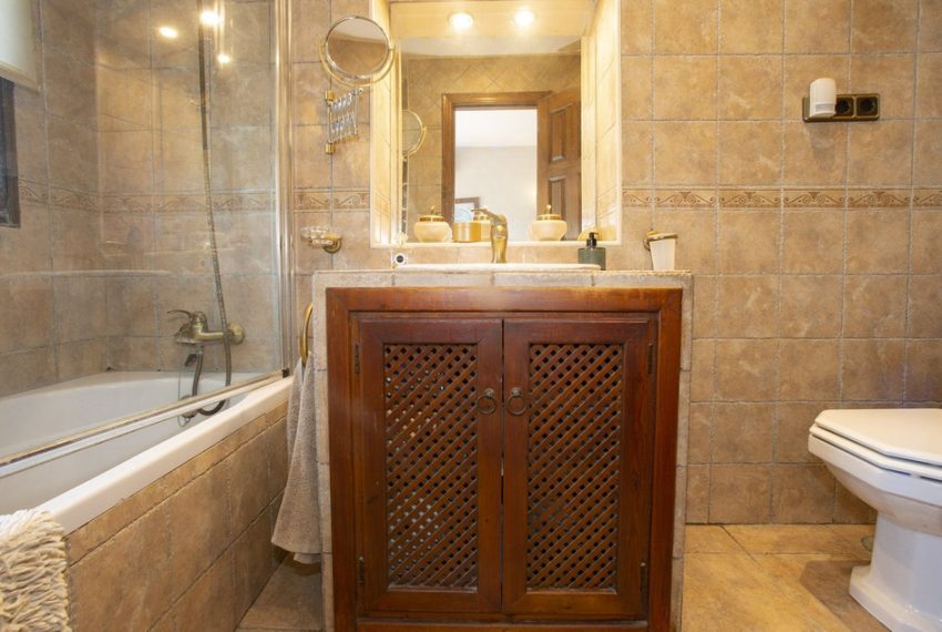 R5426008-Apartment-For-Sale-Nueva-Andalucia-Ground-Floor-Apartment-3-Beds-130-Built-5