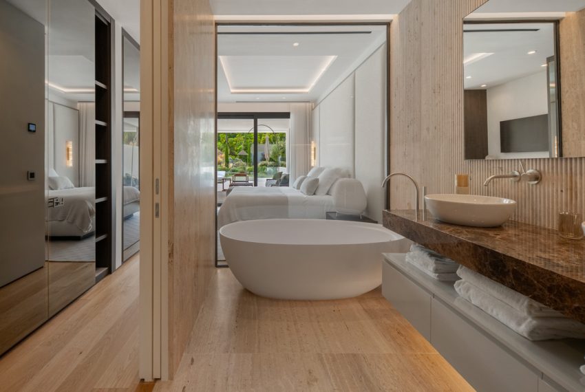 R5426326-Apartment-For-Sale-The-Golden-Mile-Ground-Floor-Apartment-4-Beds-288-Built-12