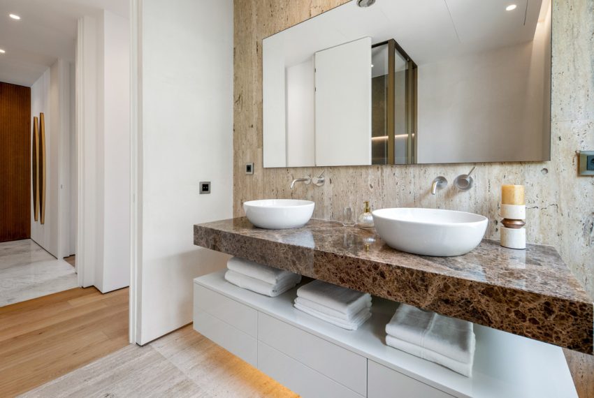 R5426326-Apartment-For-Sale-The-Golden-Mile-Ground-Floor-Apartment-4-Beds-288-Built-15