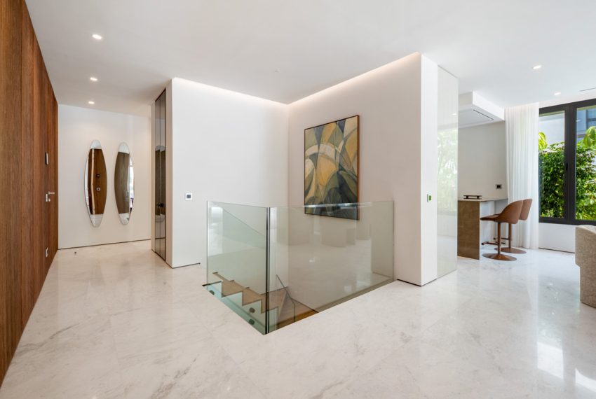 R5426326-Apartment-For-Sale-The-Golden-Mile-Ground-Floor-Apartment-4-Beds-288-Built-18