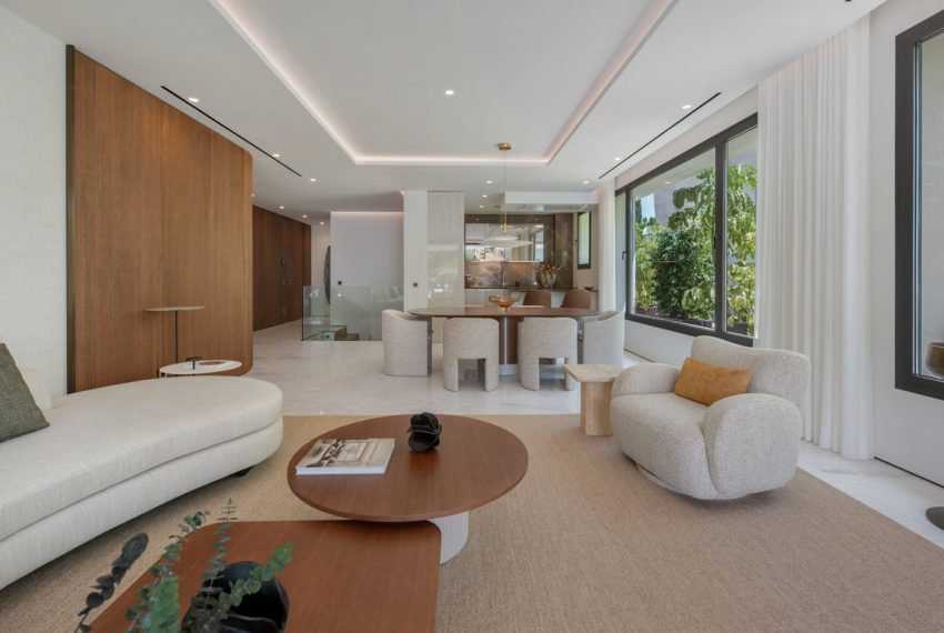 R5426326-Apartment-For-Sale-The-Golden-Mile-Ground-Floor-Apartment-4-Beds-288-Built-5