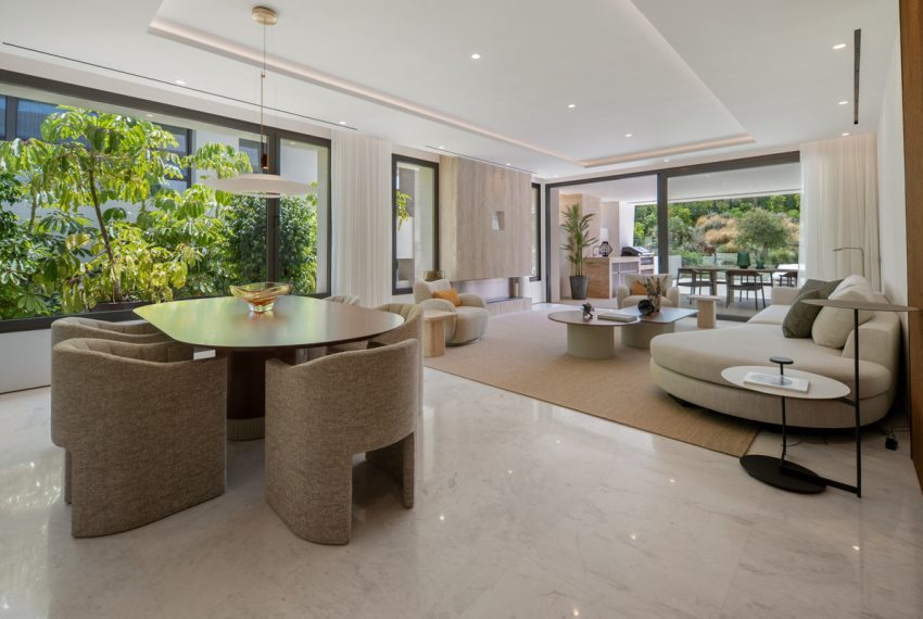 R5426326-Apartment-For-Sale-The-Golden-Mile-Ground-Floor-Apartment-4-Beds-288-Built-7